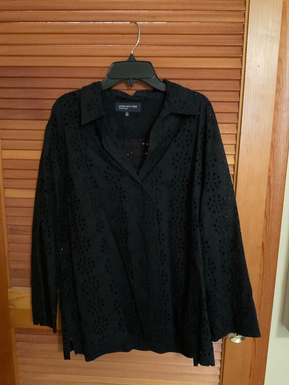 Jones New York blouse button down